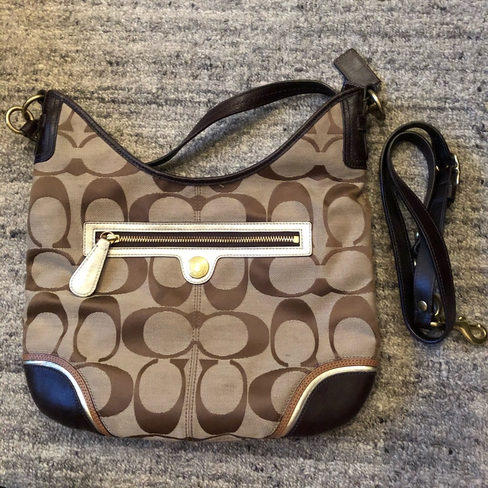 Coach Signature Print Crescent W/Shoulder Strap